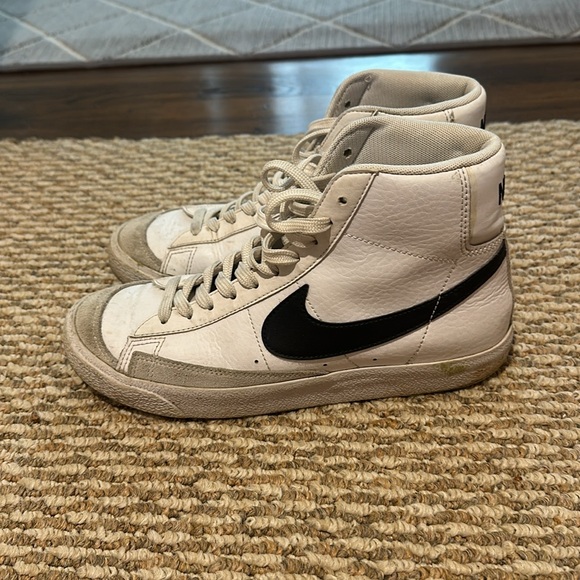 Nike blazers - Picture 2 of 3
